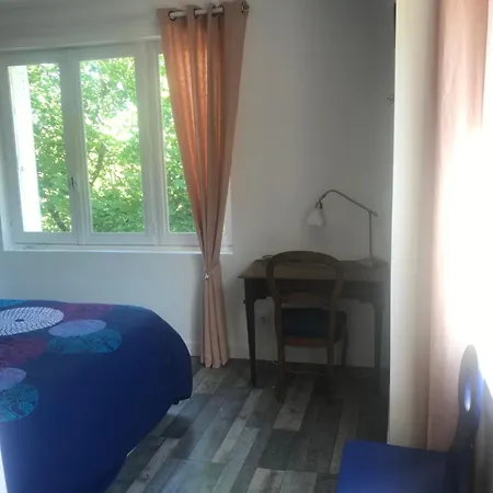 بيت للعطل Les Terrasses Dans La Nature Avec Piscine A 2 Pas De Lyon, Metro A 15mn A Pied Pour Lyon Centre En 10mn Ou Bus A 300m Pour Lyon Centre أولينز