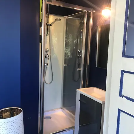 Les Terrasses Dans La Nature Avec Piscine A 2 Pas De Lyon, Metro A 15mn A Pied Pour Lyon Centre En 10mn Ou Bus A 300m Pour Lyon Centre بيت للعطل أولينز
