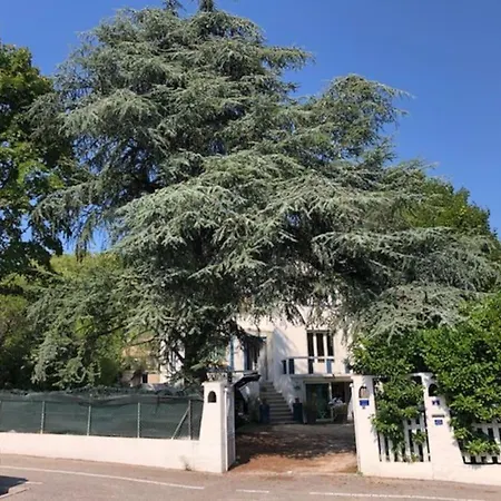 Les Terrasses Dans La Nature Avec Piscine à 2 Pas De Lyon, Métro à 15mn à Pied Pour Lyon Centre En 10mn Ou Bus à 300m Pour Lyon Centre *