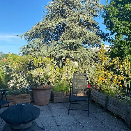 Les Terrasses Dans La Nature Avec Piscine A 2 Pas De Lyon, * Oullins