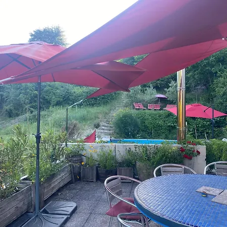 Les Terrasses Dans La Nature Avec Piscine A 2 Pas De Lyon,